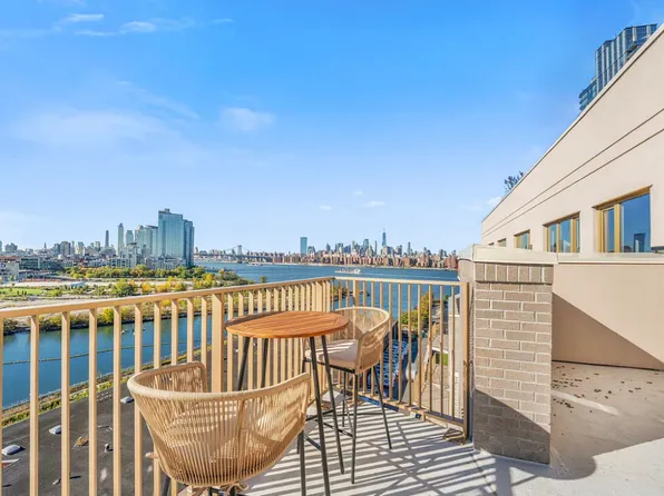 16 West Street image 1 of 39