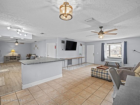 2nd image of 2545 Raintree Lake Cir