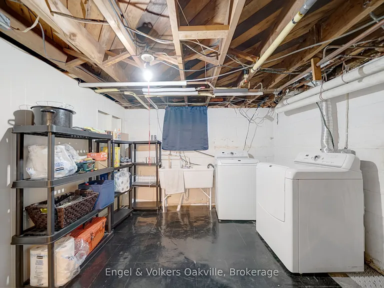 1354 Ontario St — Photo 18