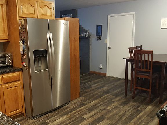 2nd image of 3 Redwood Ave