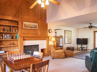 302 S Franklin Ct, Long Grove, IA 52756