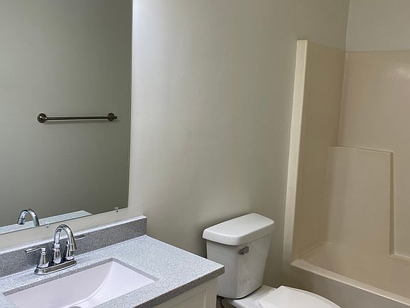 5th image of 724 Washington St #724
