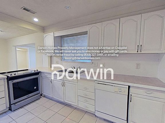 2nd image of 575 Aberdeen Dr