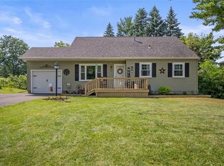 31 Post Hill Dr, Rochester, NY 14623