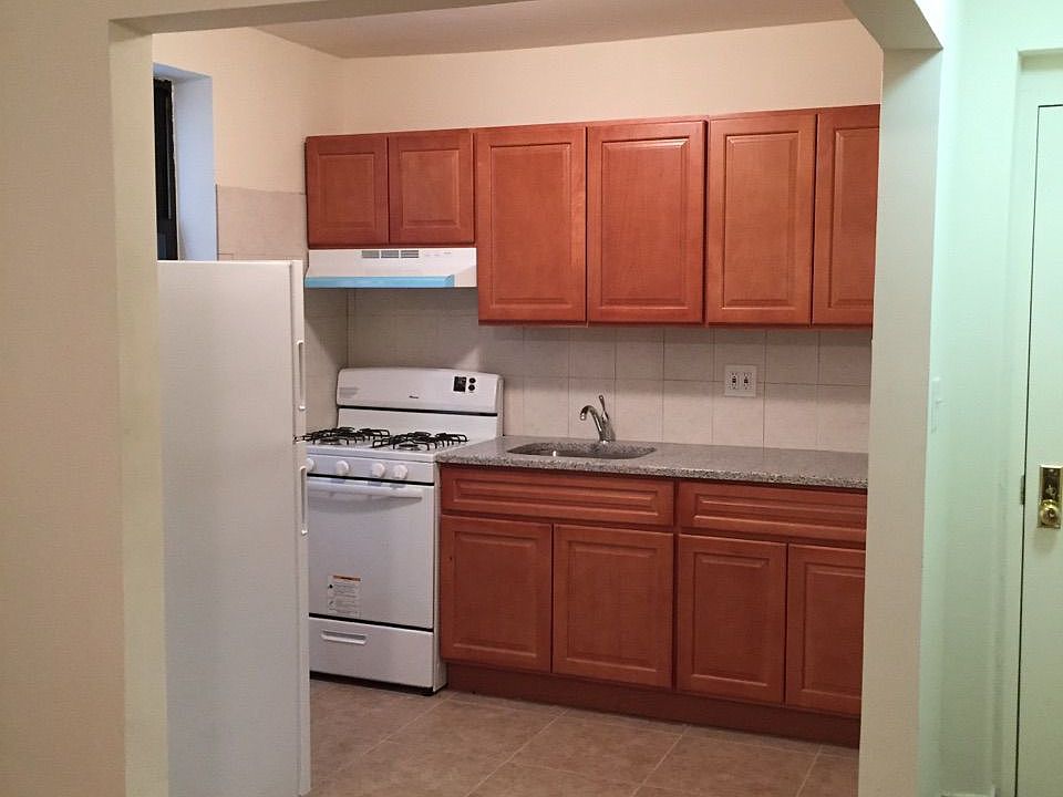 2nd image of 3067 33rd St APT 3A