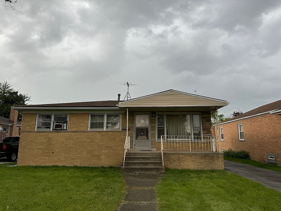 1st image of 273 W Sauk Trl