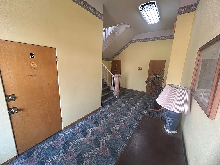 10 S Woodard Ave #B — Photo 2
