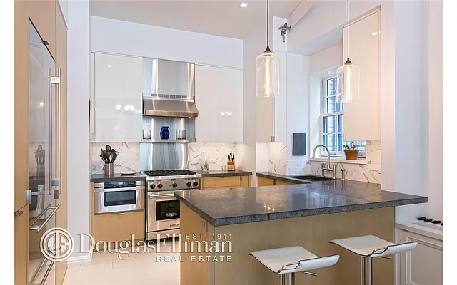 Sold by Douglas Elliman | media 14