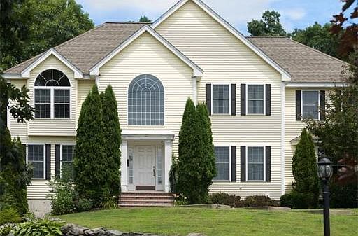 5th image of 9 Hawkes Brook Ln