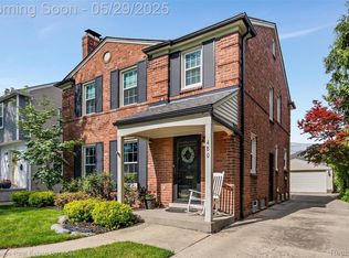 480 Fisher Rd, Grosse Pointe Farms, MI 48230