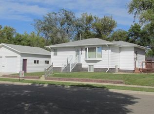 320 4th St SW, Rugby, ND 58368