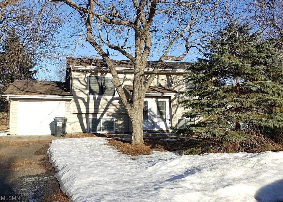 1st image of 1645-1647 Linson Cir
