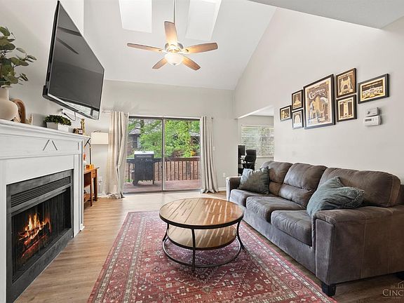 3rd image of 217 Droxford Ct