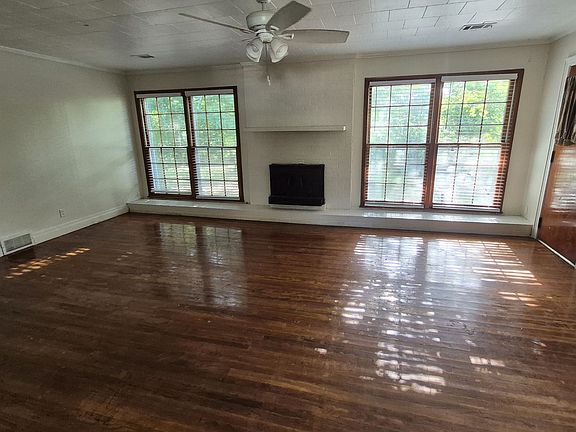 2nd image of 251 Newton Pkwy
