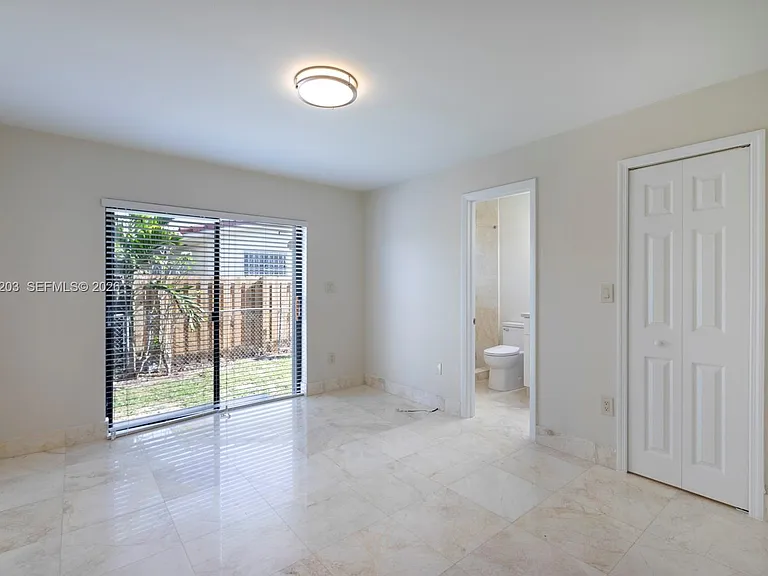 2733 SW 31st Pl #A — Photo 14