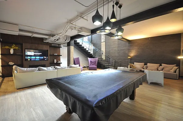 Rented by Compass | media 22