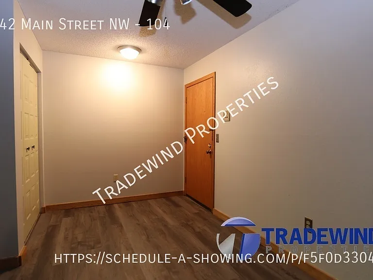 942 Main St NW #104 — Photo 10