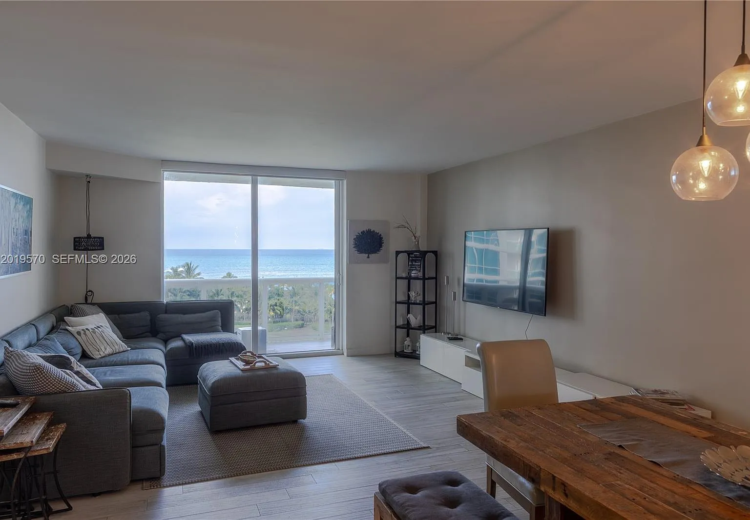 Harbour House — Photo 2