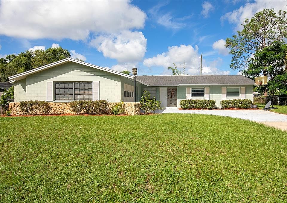 1st image of 186 LAKESIDE DRIVE