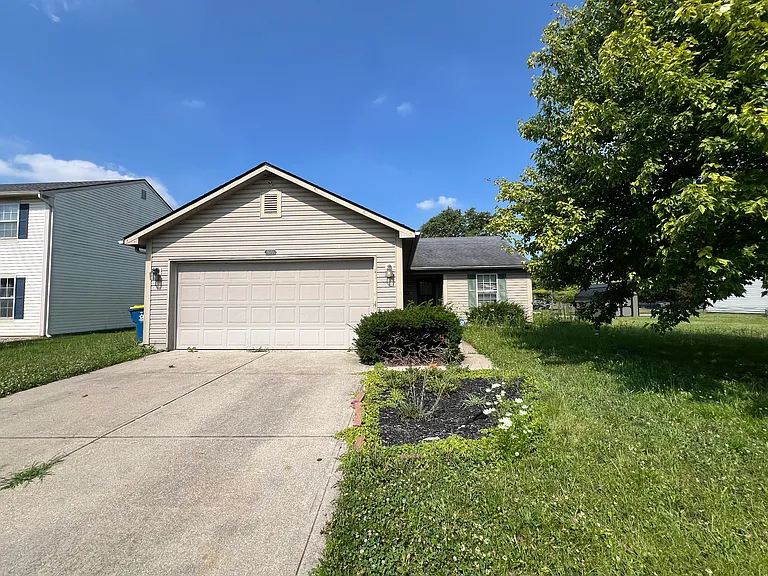 3670 Lacebark Dr — Photo 1