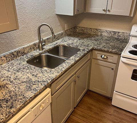 2nd image of 1003 S Houston St #3A