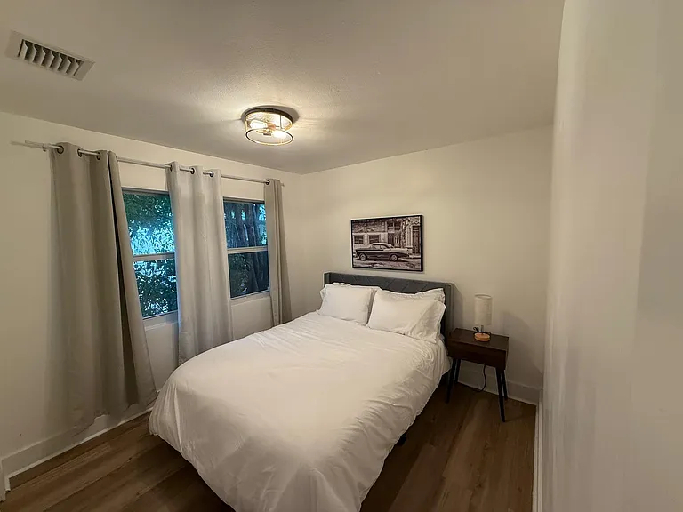 944 Market St — Photo 5