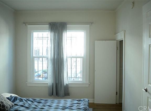 5th image of 951 S New Hampshire Ave