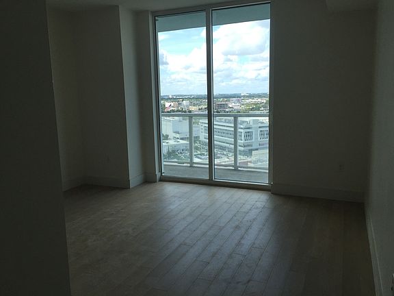 4th image of 1900 N Bayshore Dr APT 1812