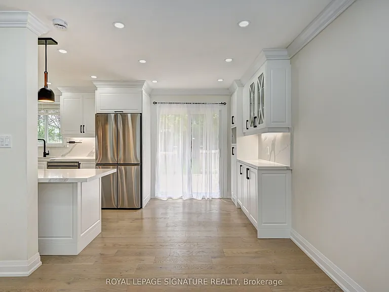 240 Stonybrook Dr — Photo 10