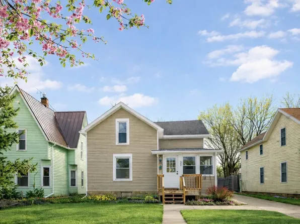 330 Grand St, Springport, MI 49284