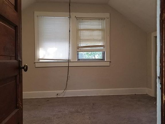 5th image of 816 Johnson St