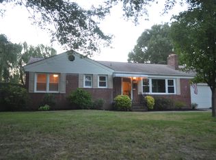 17 Fleming Dr, Hampton, VA 23669