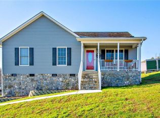 722 Old Castle Dr, Randleman, NC 27317