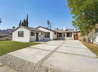 13907 Wyandotte St, Van Nuys, CA 91405