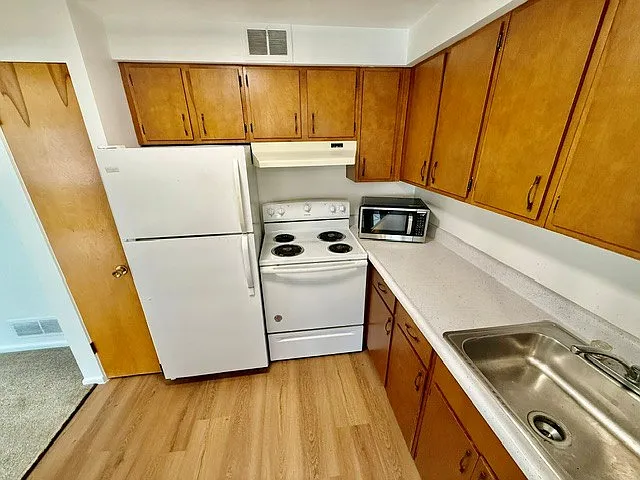 81 N Duane Ave — Photo 3