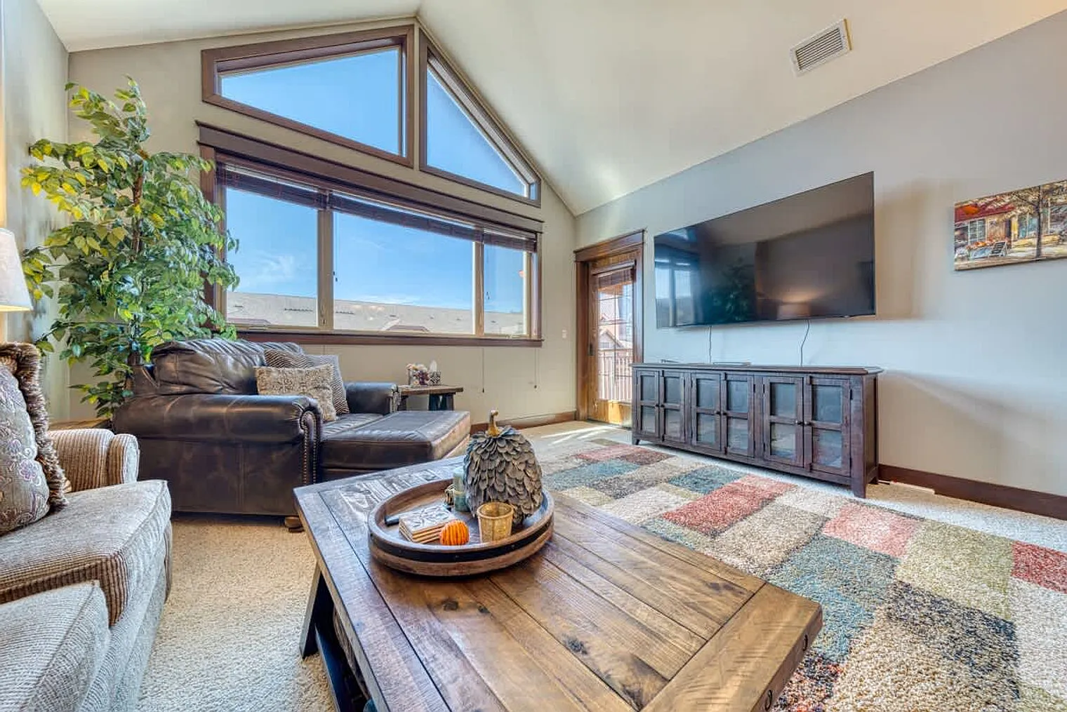 2 bed, 2.0 bath, 1097 sqft, $4,434 — Photo 1