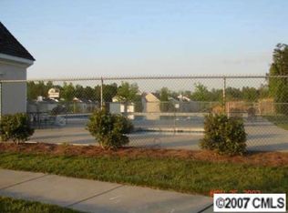 11037 Pointer Ridge Dr, Charlotte, NC 28214