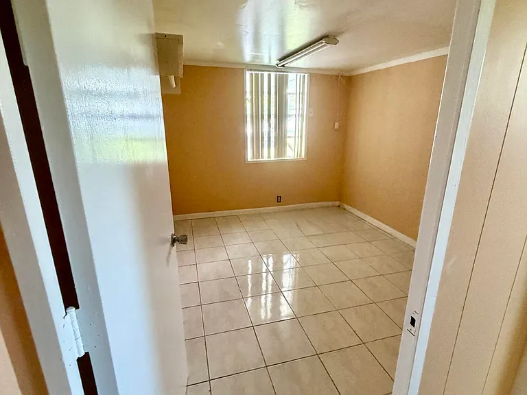 2425 Ceceile Ave — Photo 6