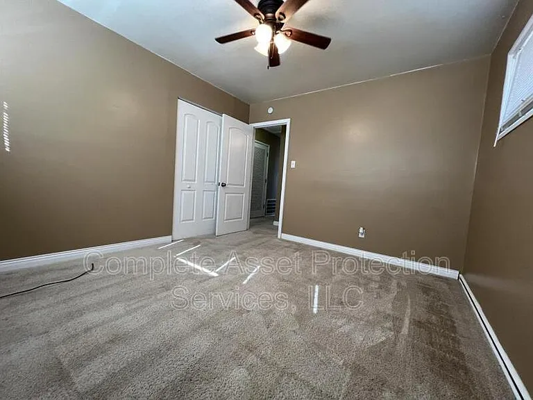 7728 Catalpa Ave — Photo 3