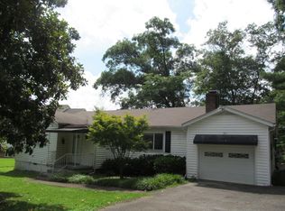 951 Ridgeway Ave, Signal Mountain, TN 37377