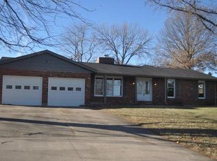9 Pioneer Trl, Hannibal, MO 63401