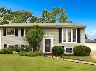 19516 Redwood Ln, Mokena, IL 60448