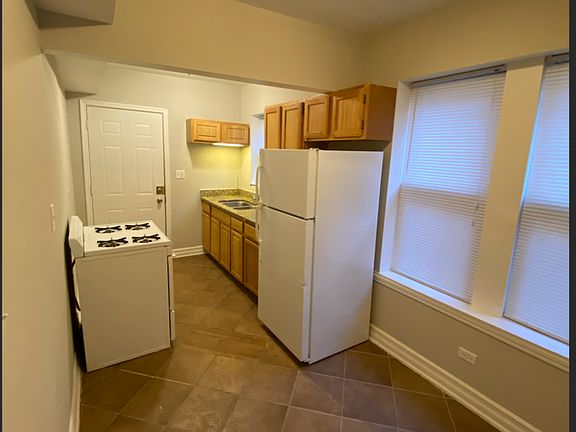 5th image of 7152 S Cornell Ave APT 1E