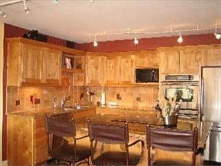 3rd image of 310 W 49th # 1003 St