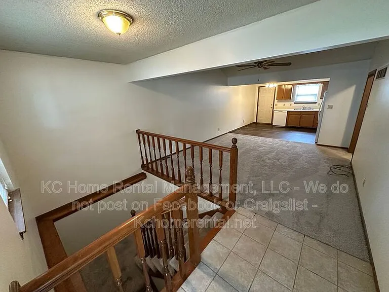 735 NE Barnes Dr #B — Photo 13