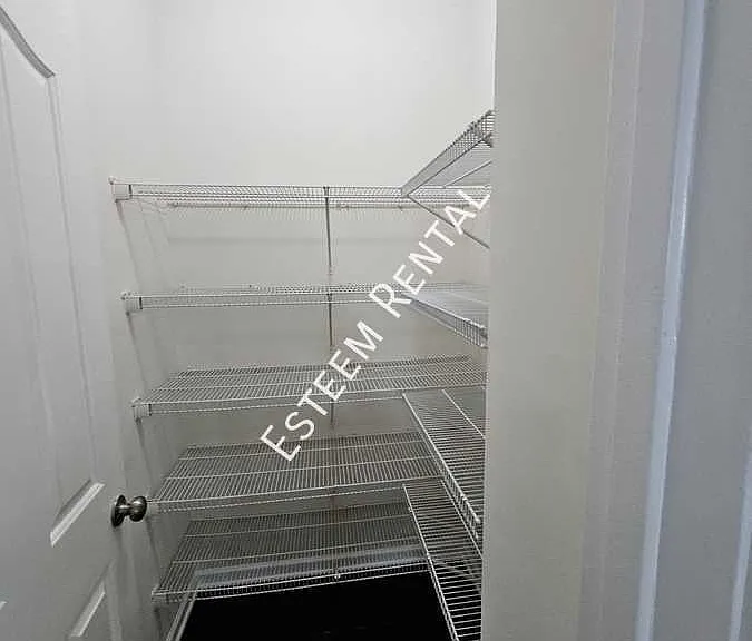 110 Fargale Ln — Photo 6