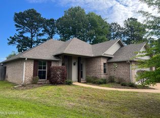 123 Jordan Dr, Brandon, MS 39047