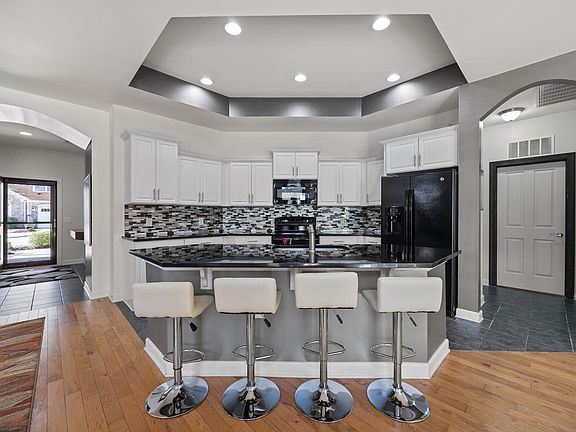 3rd image of 7528 Courtyard Pl