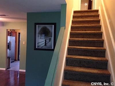 5th image of 402 Natick Cir