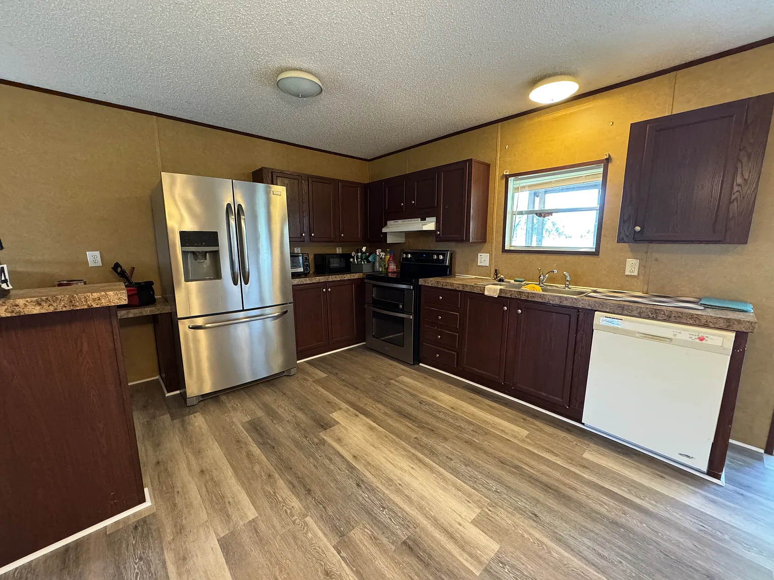 3 bed, 1080 sqft, $1,150 — Photo 4
